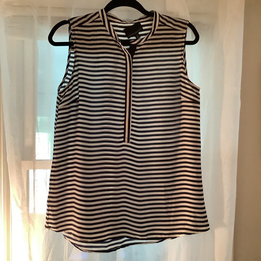 Sleeveless striped top.  Like new condition.